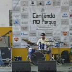 5+ cantando no parque